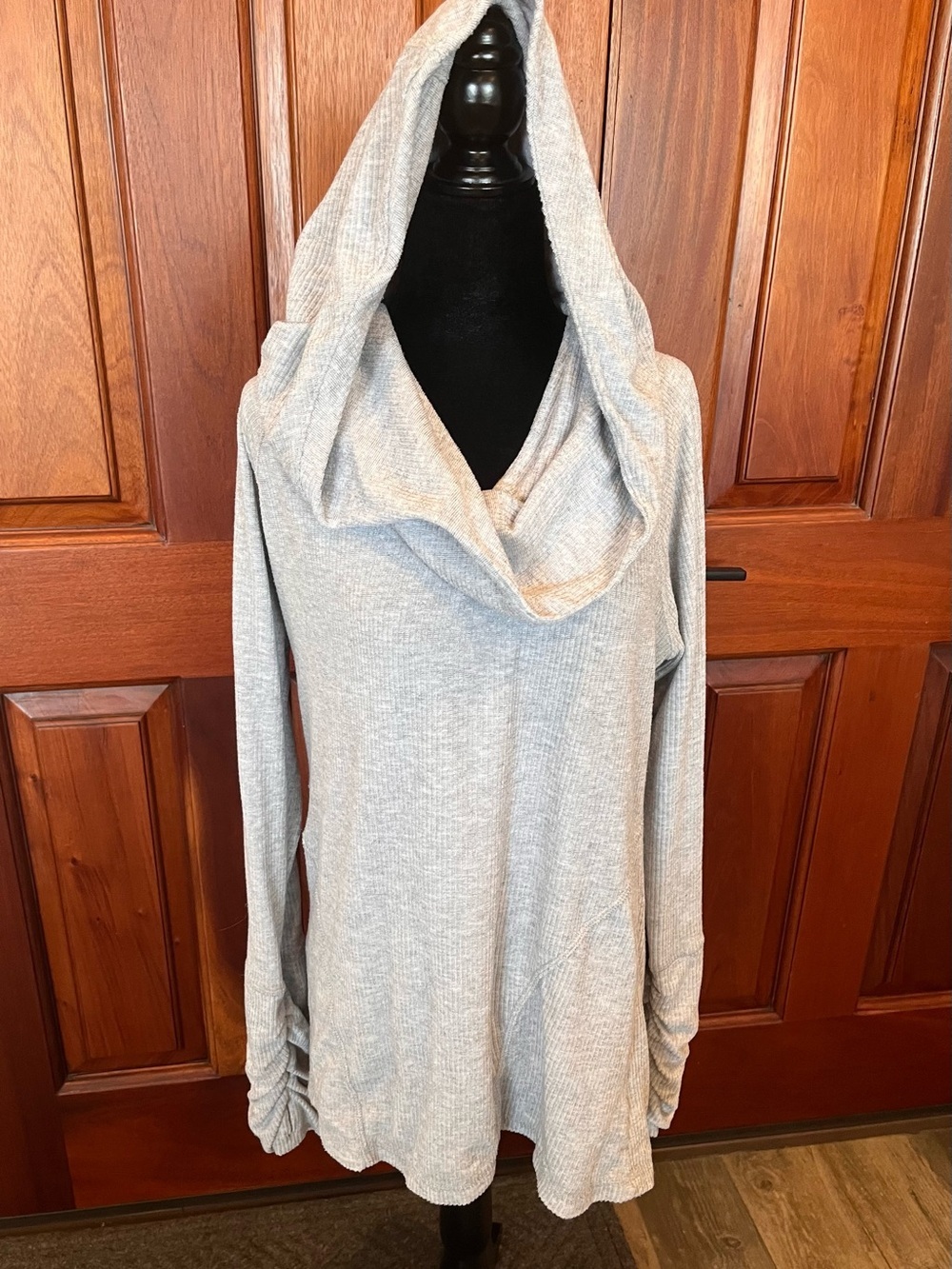 Kuhl Kamryn Ruched Cowl Neck Pullover Hoodie Top Womens XL Gray Ribbed Knit
